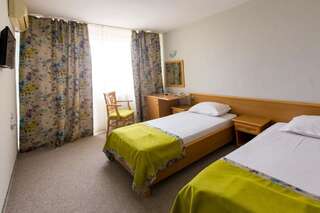 Отель Briz 2 Hotel Варна Двухместный номер с 1 кроватью или 2 отдельными кроватями и видом на море-3